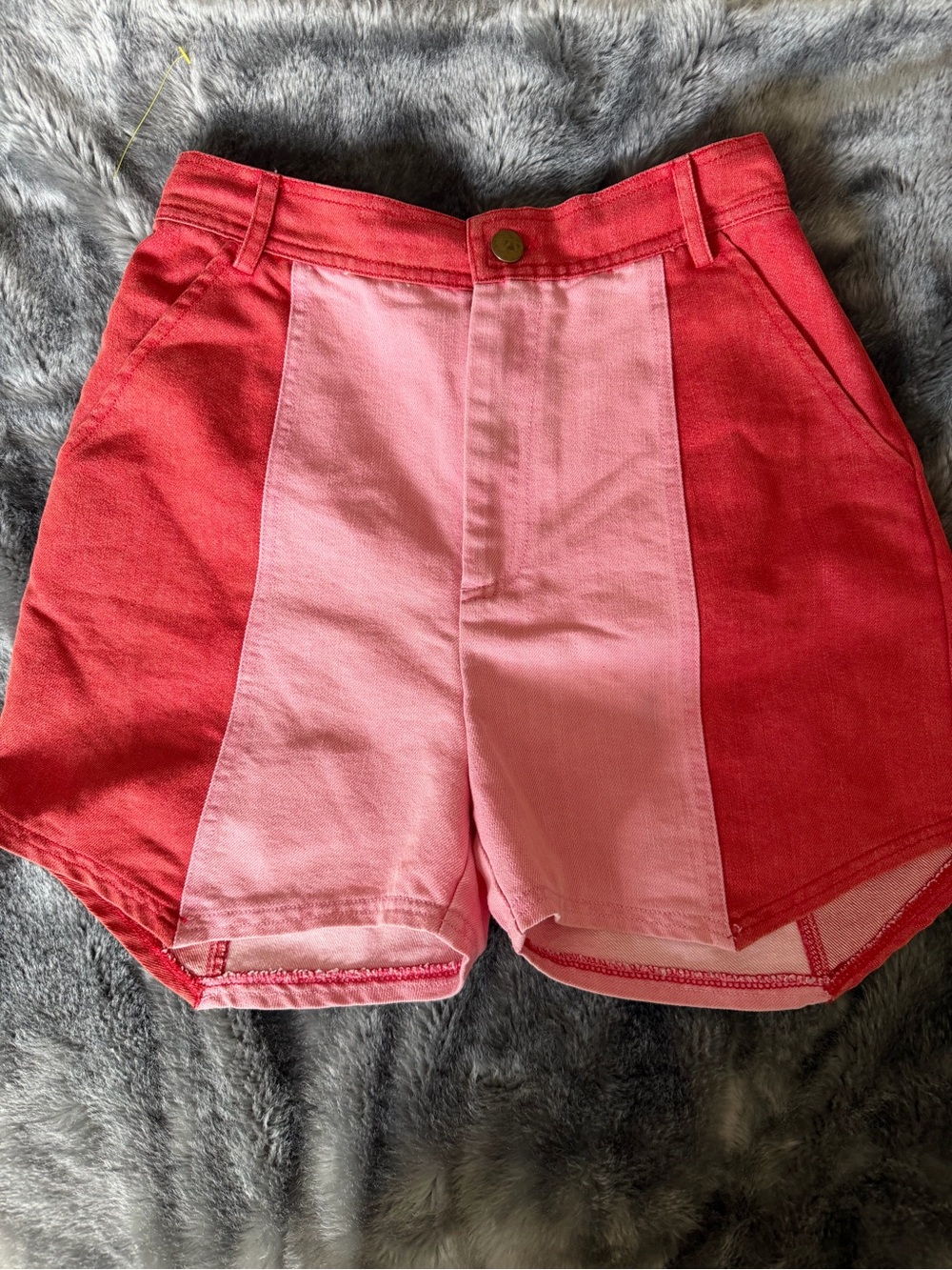 Sugar Cilantro color block shorts